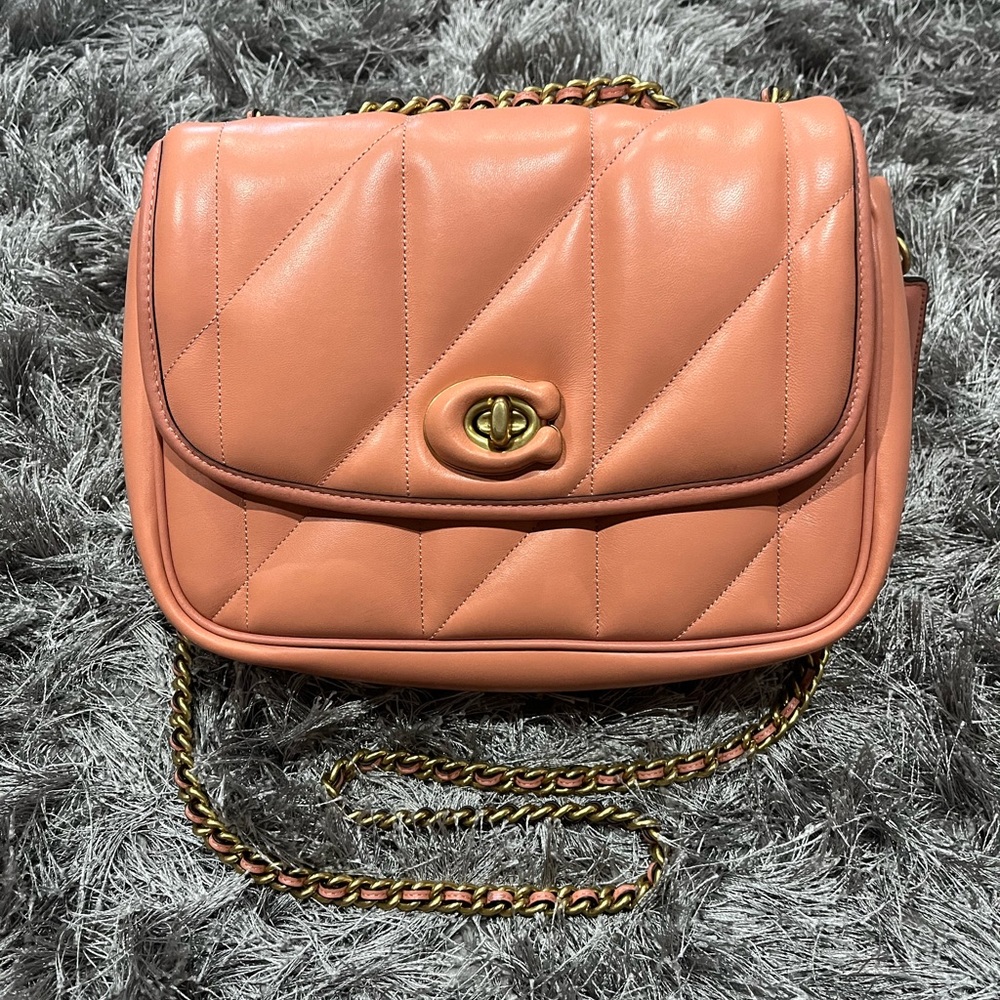 Coach Pillow Madison in Coral